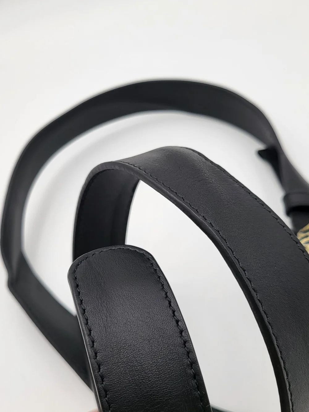 GUCCI Feline Tiger Head Buckle Leather Belt...Authentic.. - Picture 5 of 9